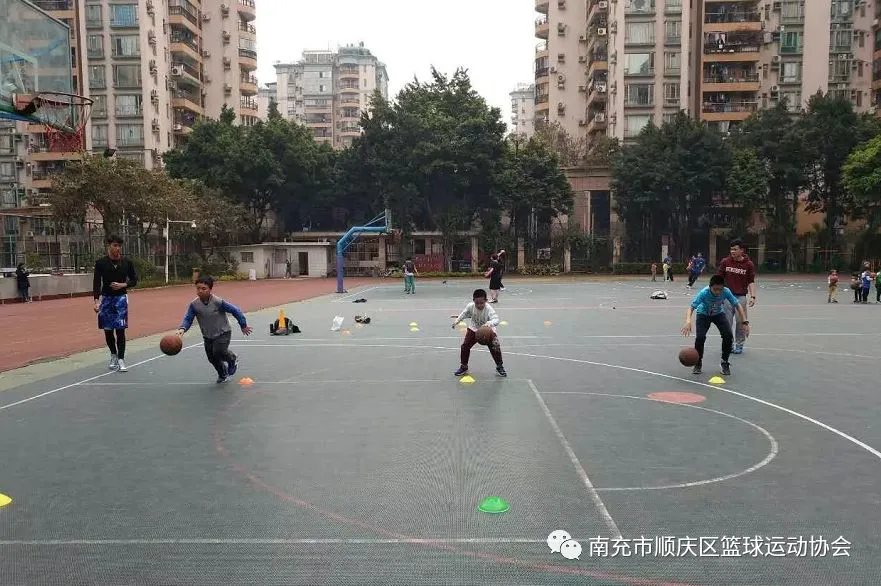 儿童篮球训练中智能球衣的安全性_1